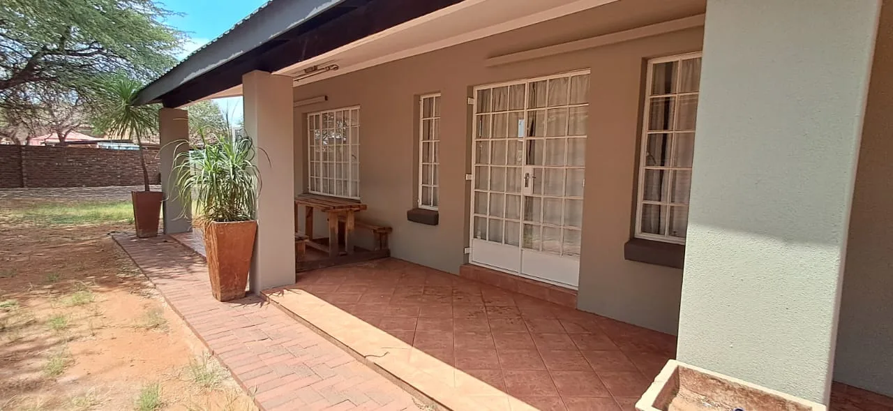 4 Bedroom House for sale in Kathu