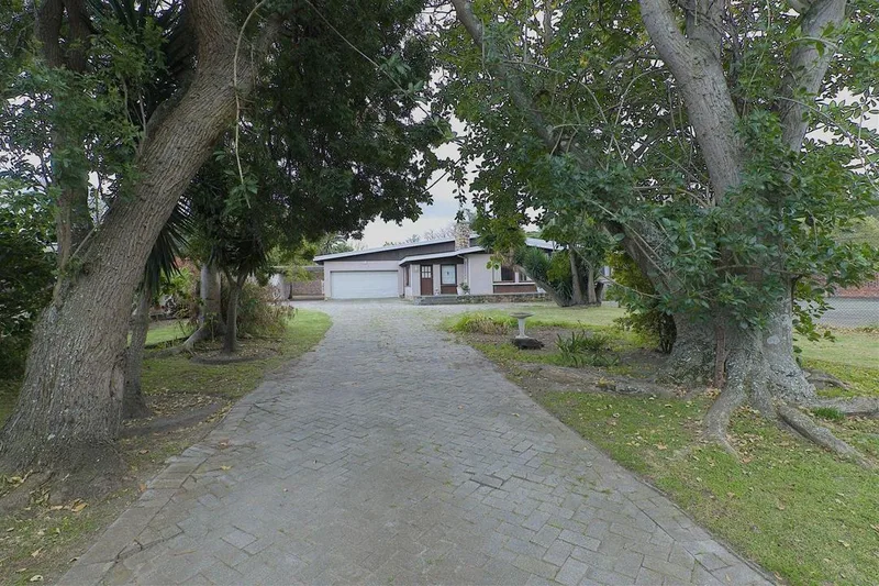 4 Bedroom House for sale in Walmer