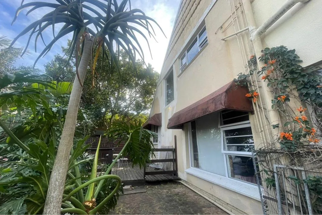 4 Bedroom House for sale in Cintsa East