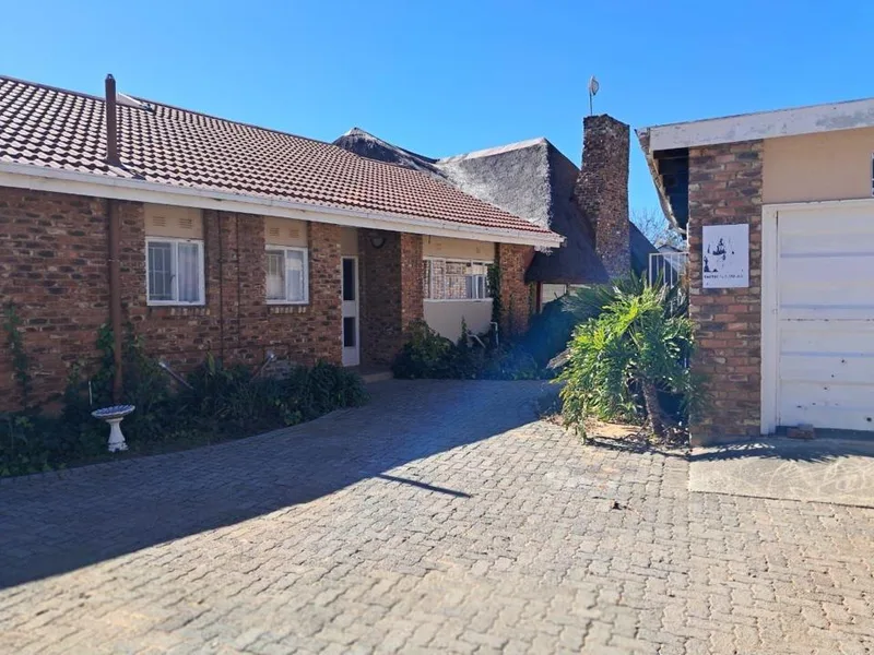 3 Bedroom House for sale in Hospitaalpark