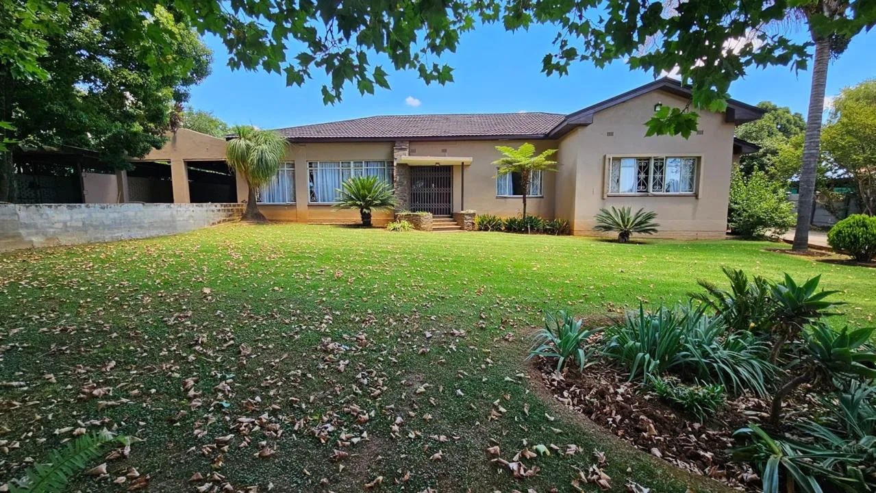 7 Bedroom House to rent in Lydenburg