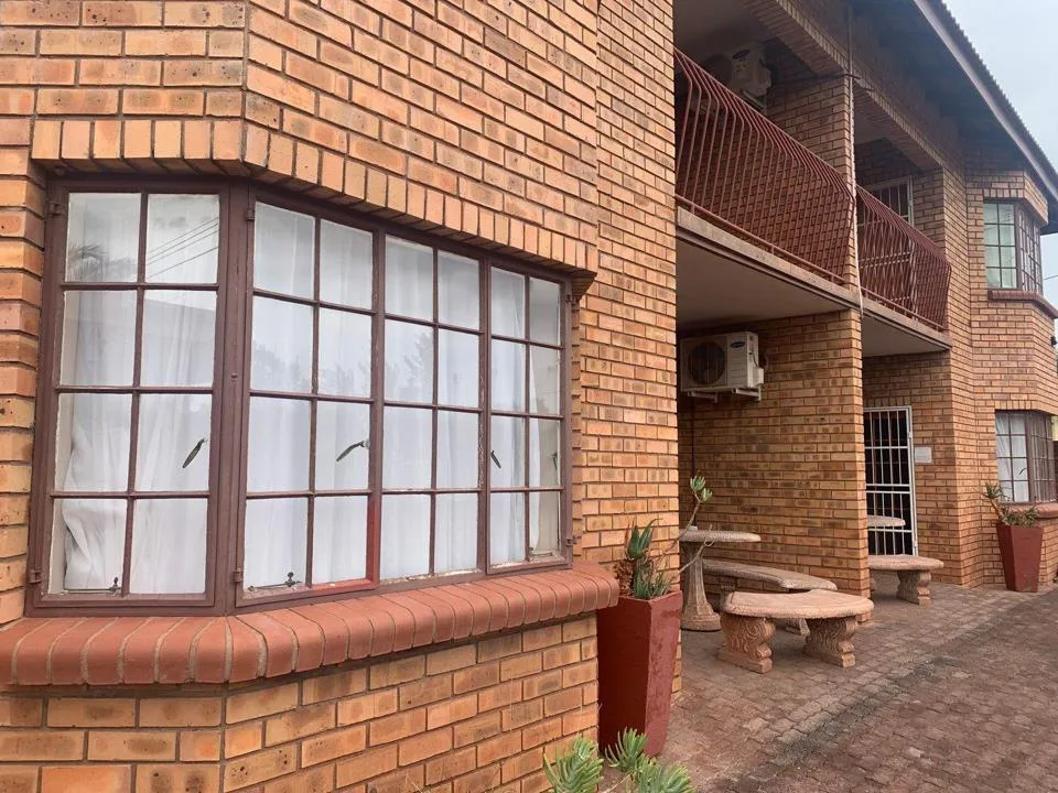 8 Bedroom Townhouse for sale in Postmasburg