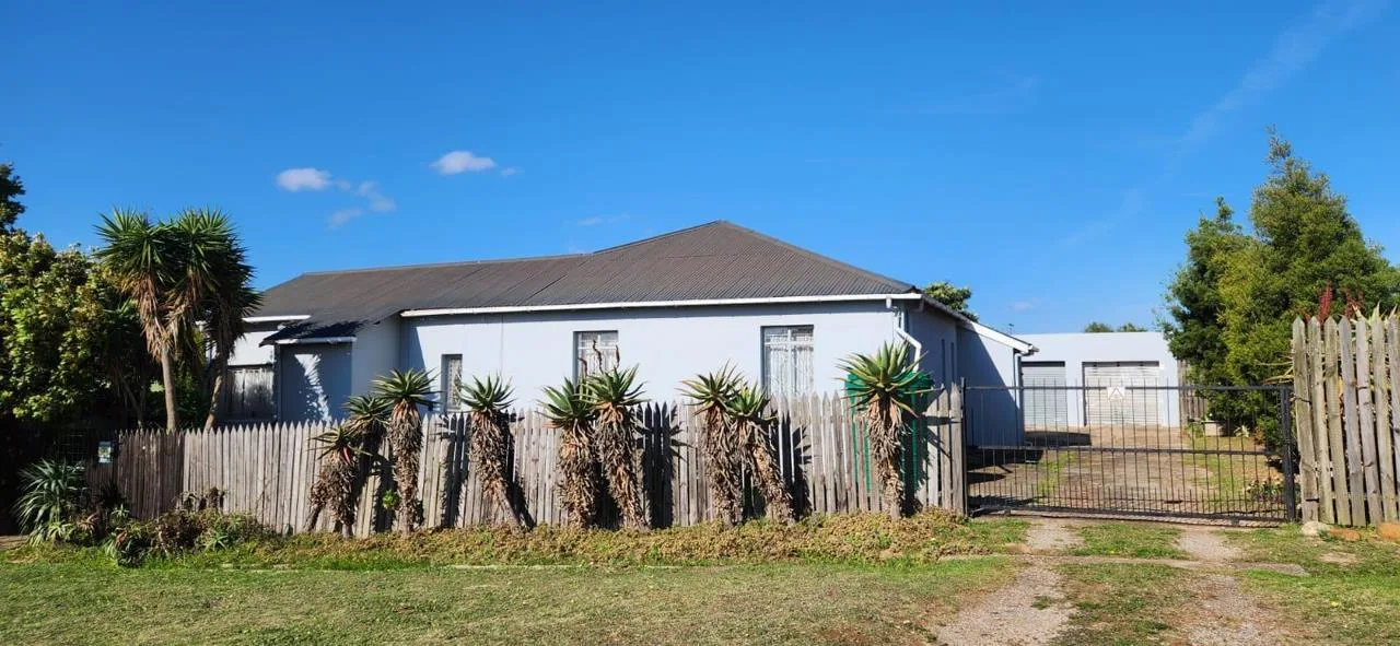 3 Bedroom House for sale in Kareedouw