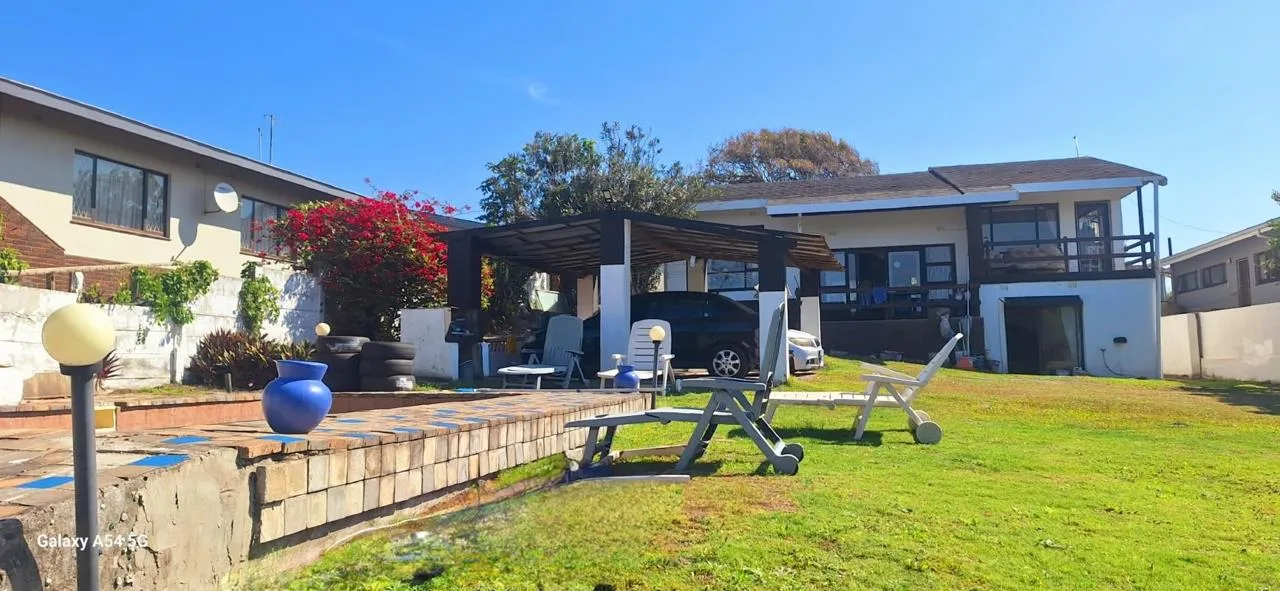 House for sale in Uvongo Beach