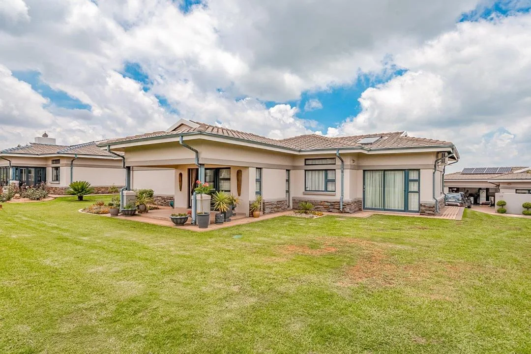 2 Bedroom House for sale in Eastlands Mature Lifestyle Estate