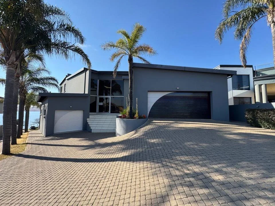 5 Bedroom House for sale in Bankenveld Estate