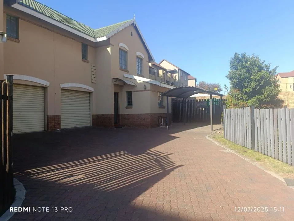 3 Bedroom Townhouse for sale in Reyno Ridge