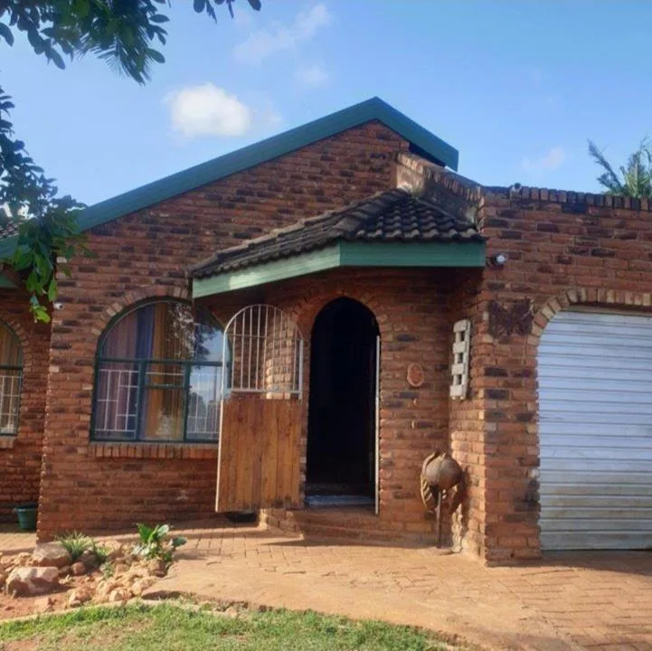 3 Bedroom House for sale in Aquapark