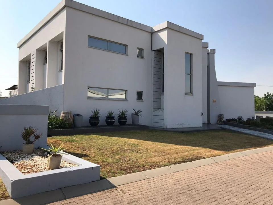 4 Bedroom House for sale in Secunda