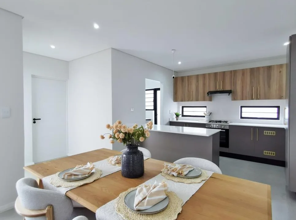 3 Bedroom Townhouse for sale in Lorraine