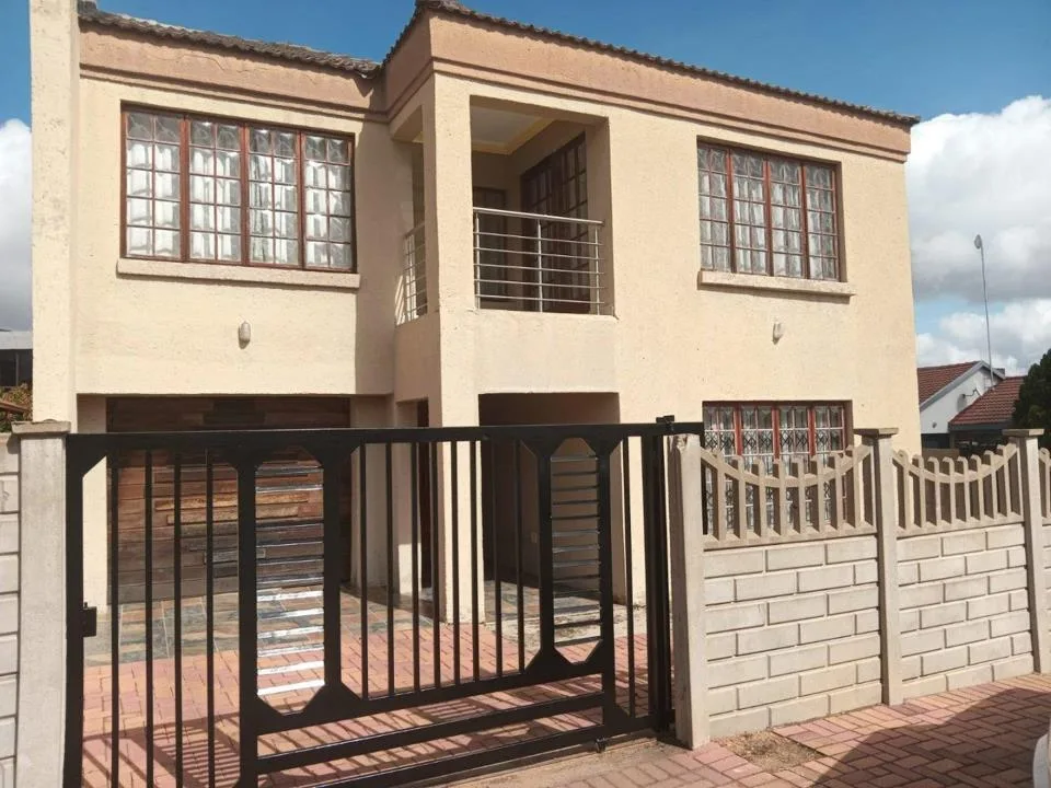 4 Bedroom House to rent in Bendor
