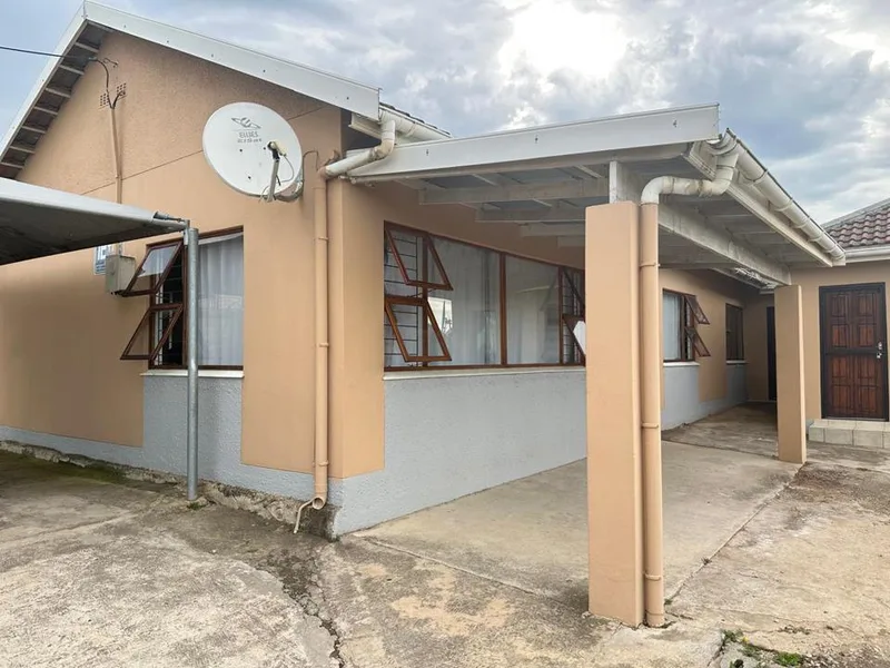 4 Bedroom House for sale in Mthatha