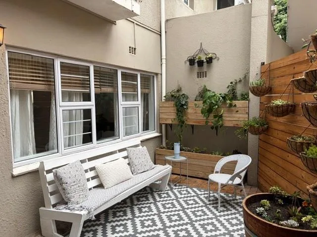 2 Bedroom Apartment / flat to rent in Oranjezicht