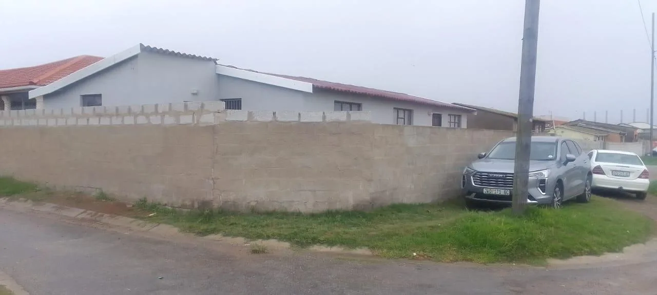 3 Bedroom House for sale in Kwazakhele