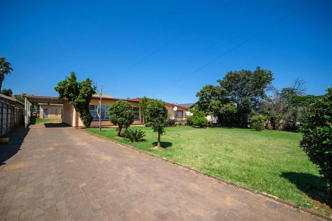 3 Bedroom House for sale in Witpoortjie