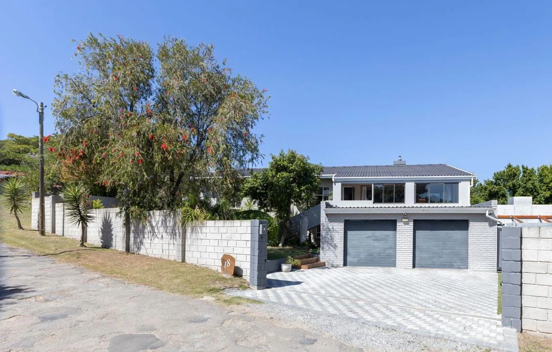 5 Bedroom House for sale in West Bank