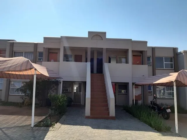 2 Bedroom Townhouse to rent in Glenanda