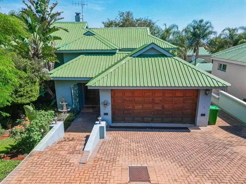 4 Bedroom House for sale in Caribbean Beach