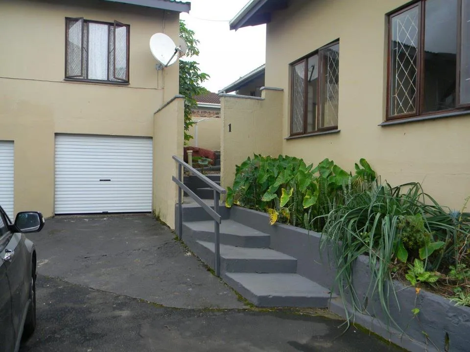 3 Bedroom Townhouse for sale in Uvongo