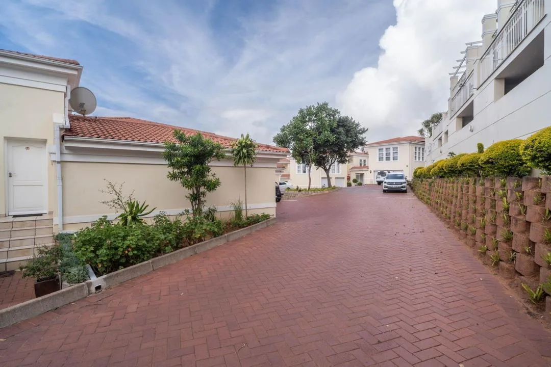 3 Bedroom Townhouse to rent in La Lucia