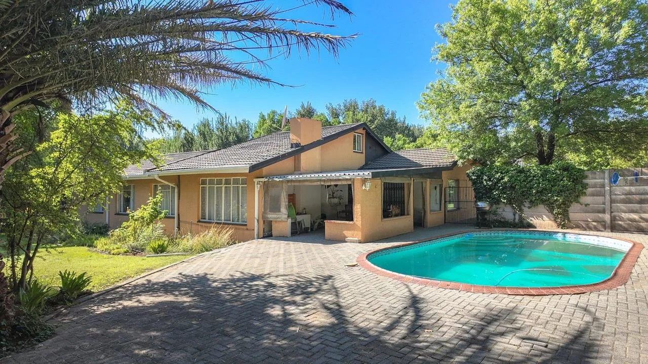 4 Bedroom House for sale in Ficksburg