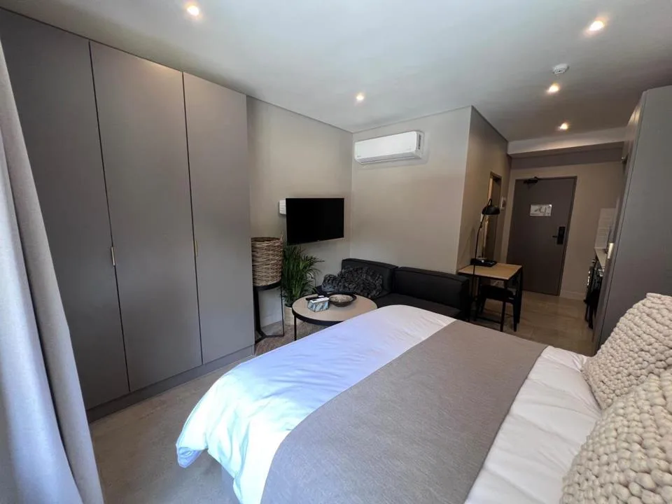 0.5 Bedroom Apartment / flat to rent in Sandton Central