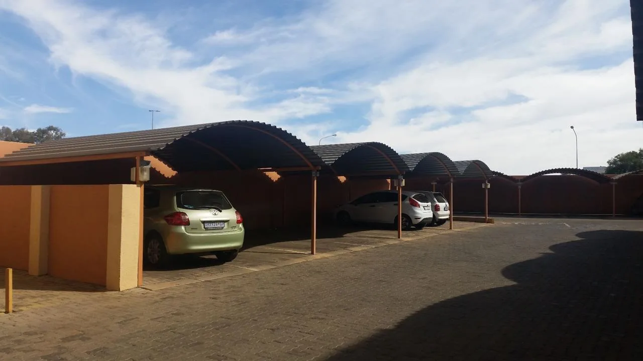 2 Bedroom Apartment / flat for sale in Kannoniers Park
