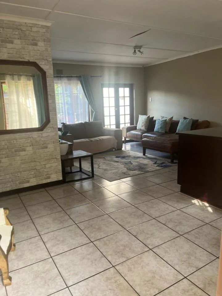 3 Bedroom Townhouse to rent in Amanzimtoti