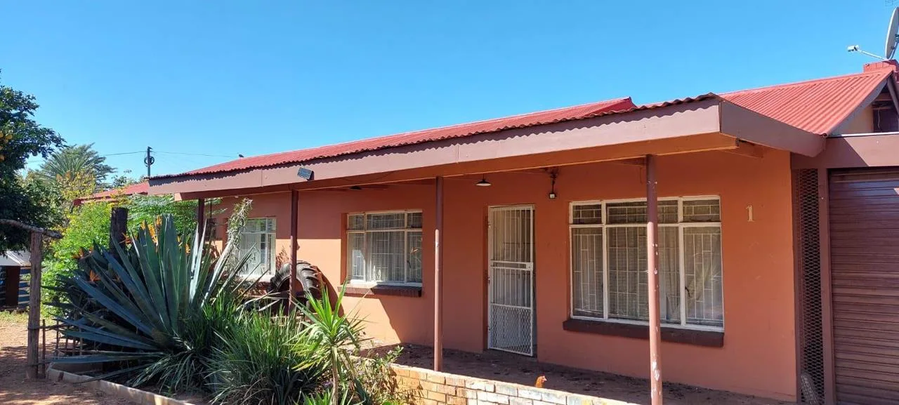 4 Bedroom House to rent in Roosheuwel