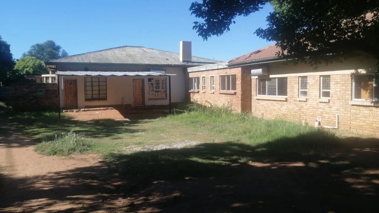 9 Bedroom House in Oudorp