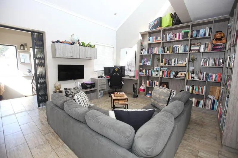 3 Bedroom Townhouse for sale in Hoeveld Park