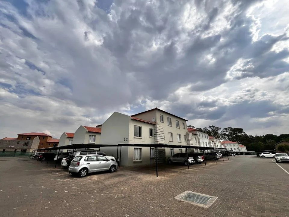 2 Bedroom Apartment / flat to rent in Van Der Hoff Park