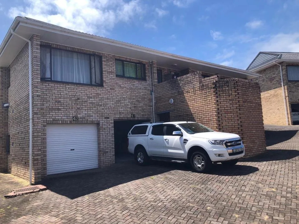 2 Bedroom Townhouse for sale in Beacon Bay