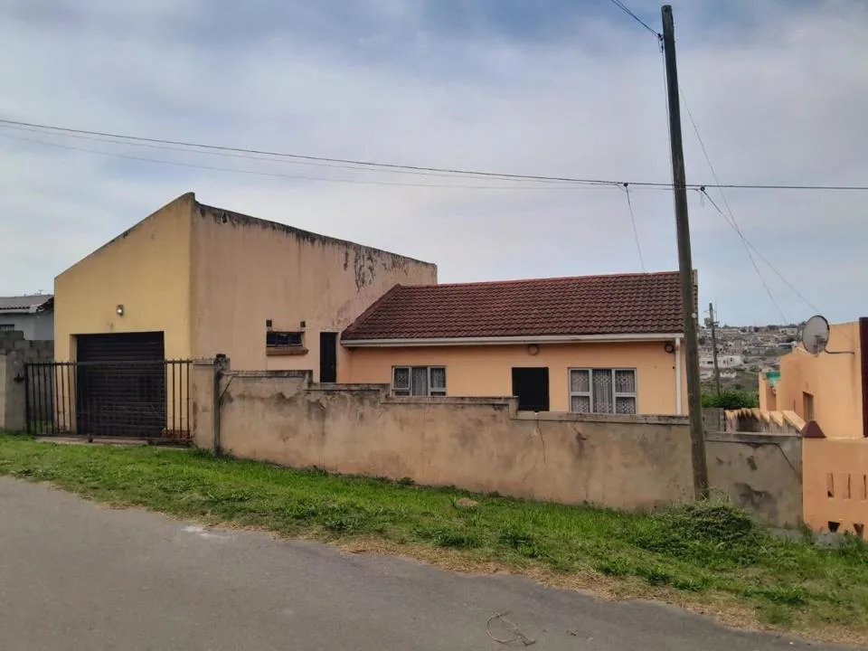 3 Bedroom House for sale in Mdantsane Nu 17