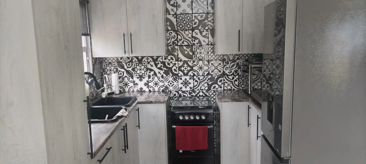 6 Bedroom House for sale in Orania