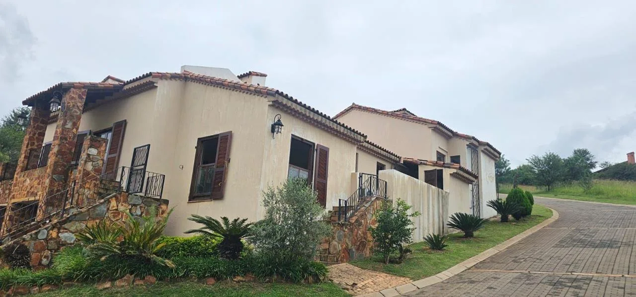 3 Bedroom House for sale in Estate D' Afrique