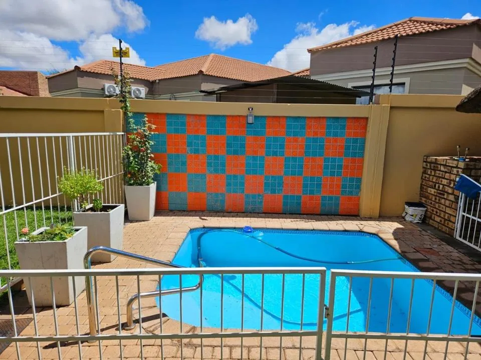 3 Bedroom Townhouse for sale in Hillcrest