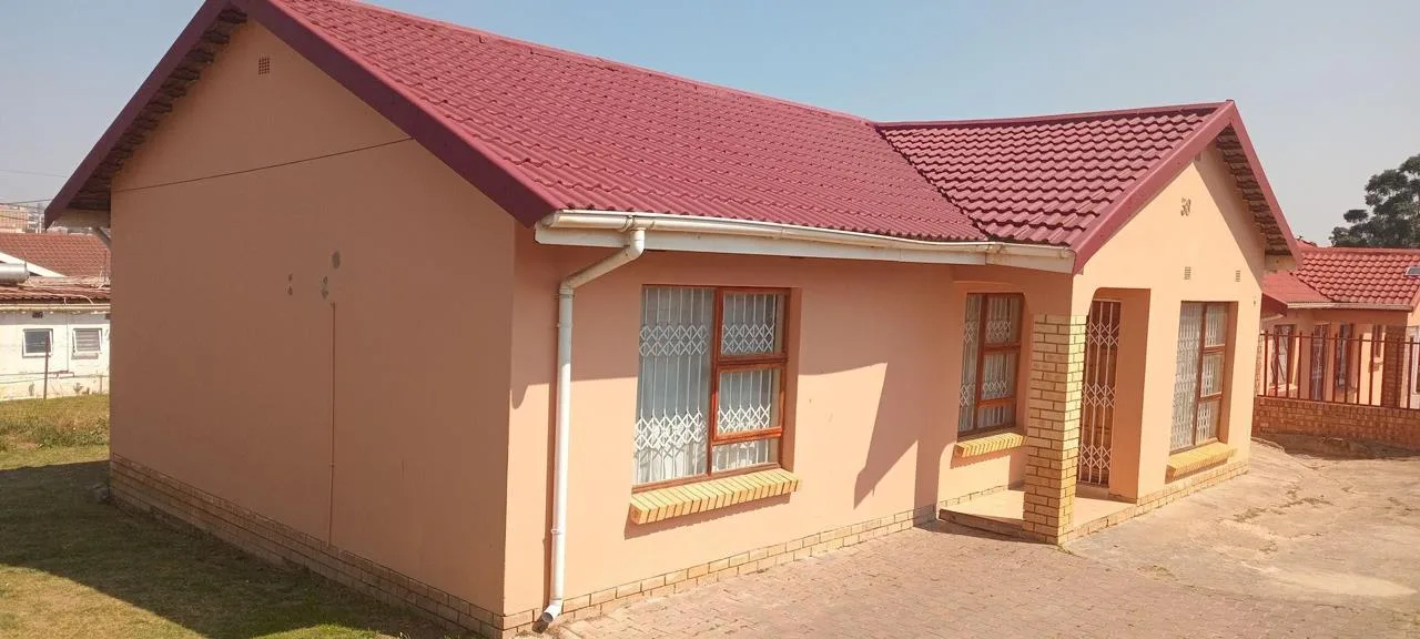 4 Bedroom House for sale in Hillcrest