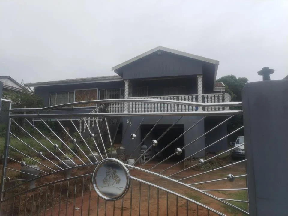 6 Bedroom House for sale in Isipingo Rail