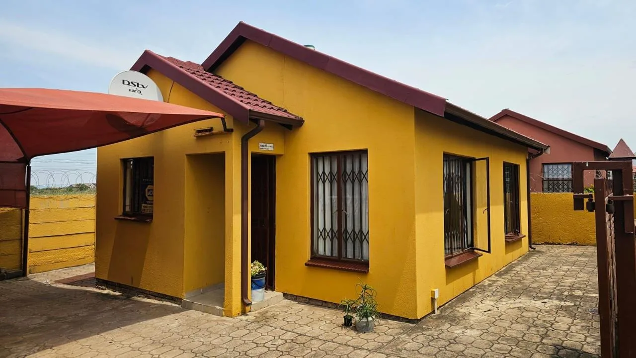 2 Bedroom House for sale in Soshanguve East