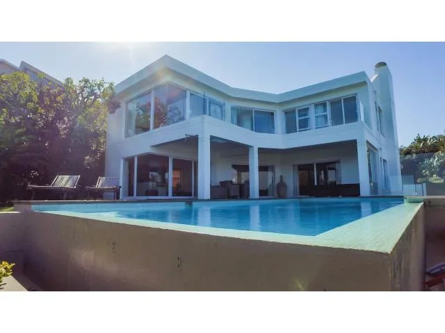 7 Bedroom House for sale in Blue Bend
