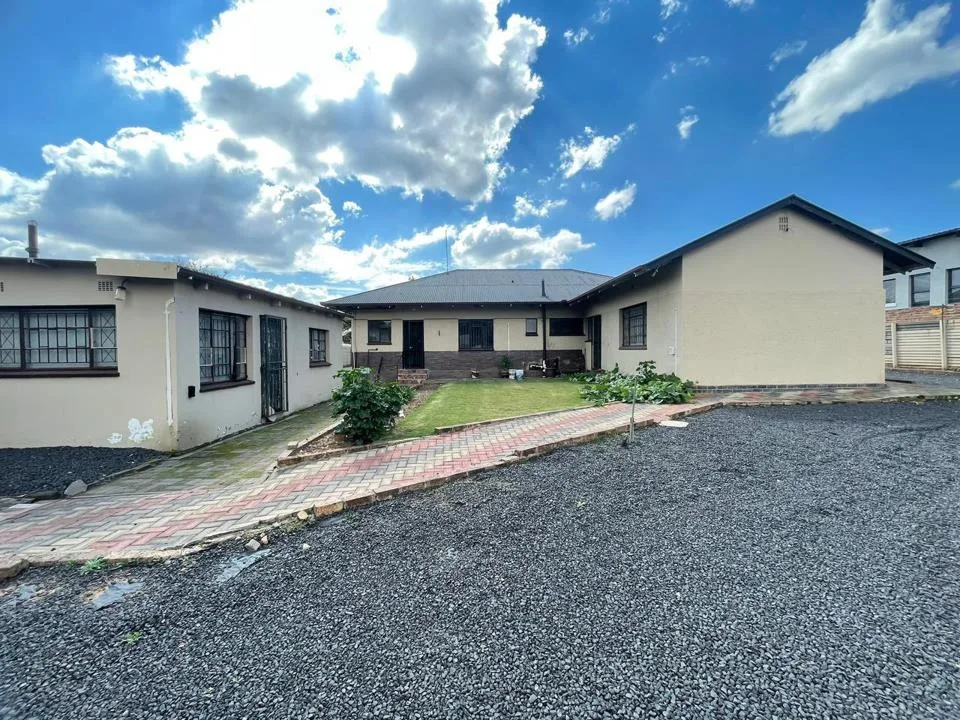 5 Bedroom House for sale in Witbank Ext 5