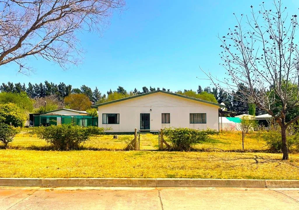 3 Bedroom House for sale in Orania