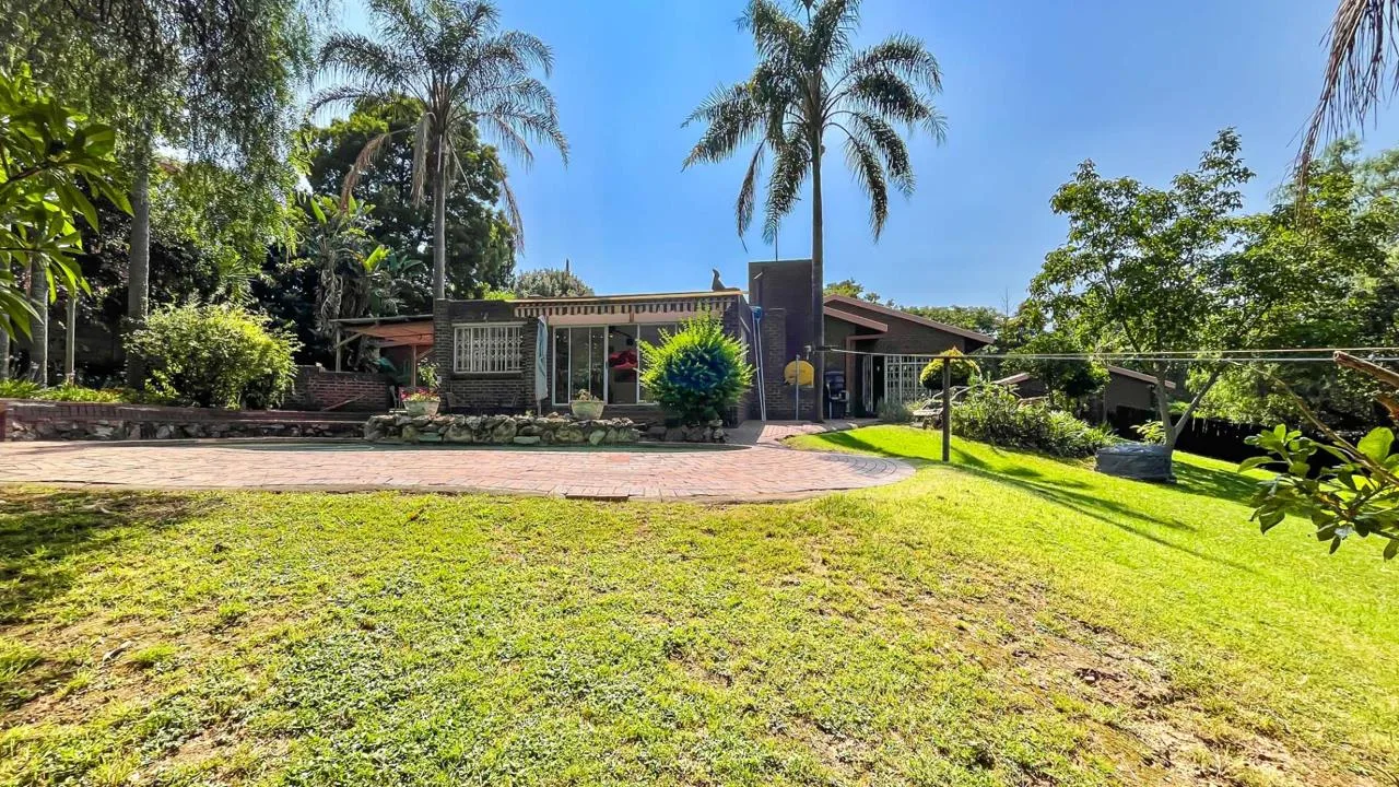 4 Bedroom House for sale in Ferndale