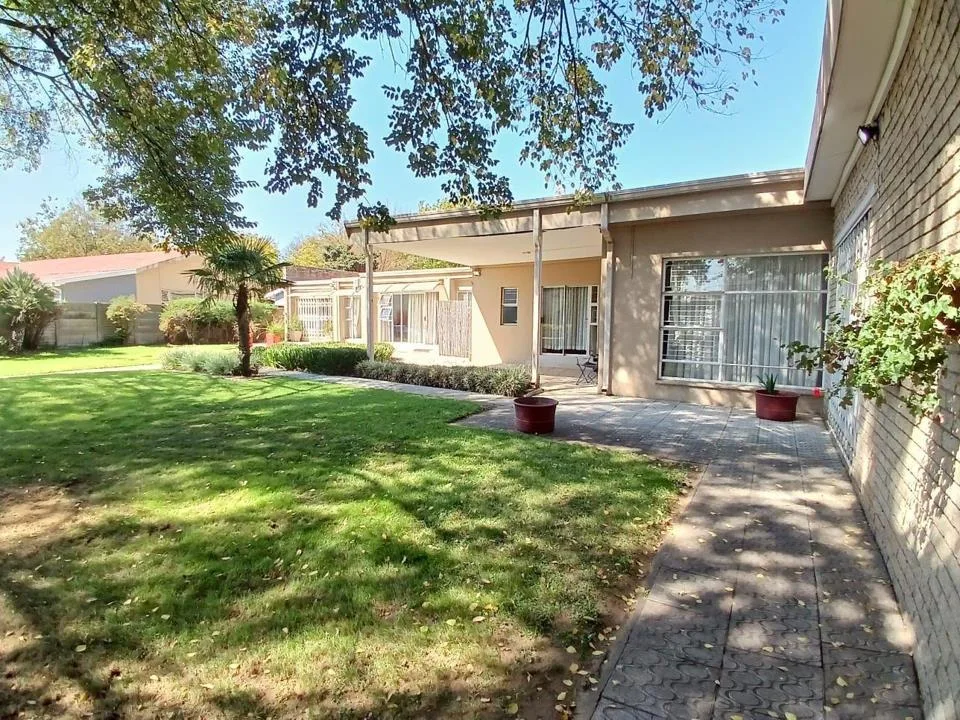 7 Bedroom House for sale in Sasolburg Ext 4