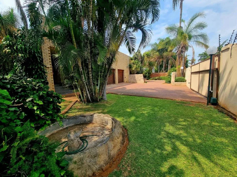 5 Bedroom House for sale in Welgelegen