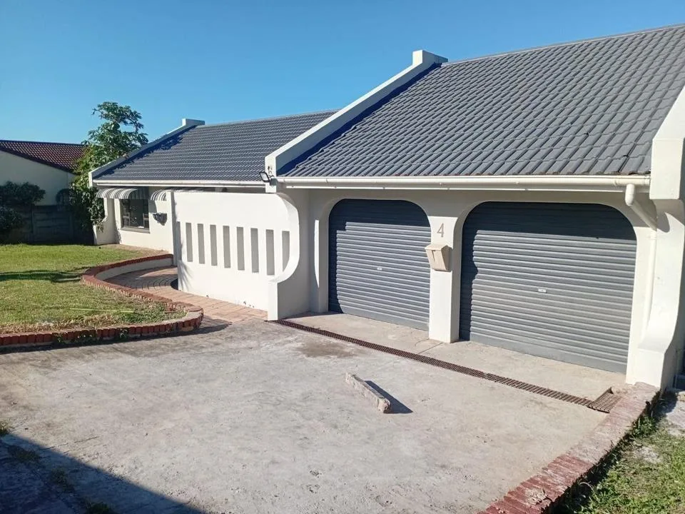 4 Bedroom House to rent in Dorchester Heights