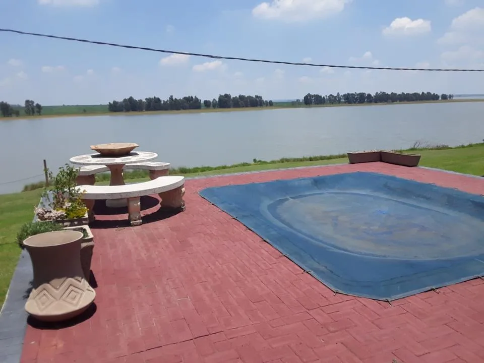 3 Bedroom House for sale in Oranjeville