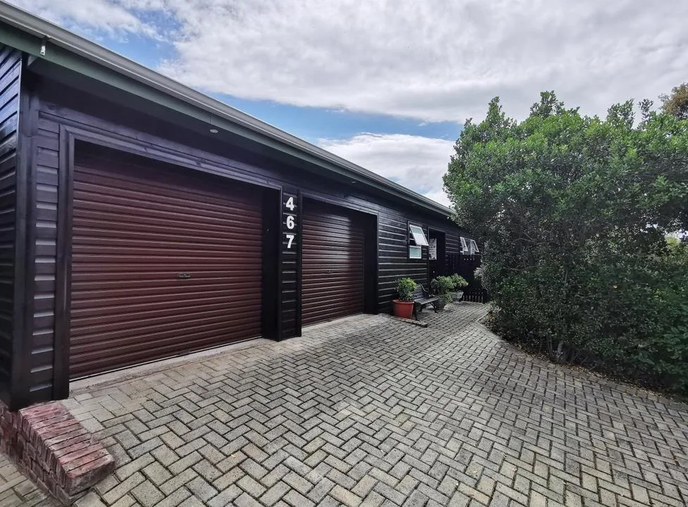 3 Bedroom House for sale in Gamtoos Mouth