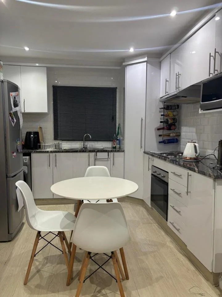 2 Bedroom House to rent in Croftdene